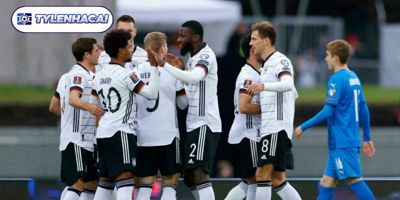 Sức mạnh hàng công đội bóng áo vàng